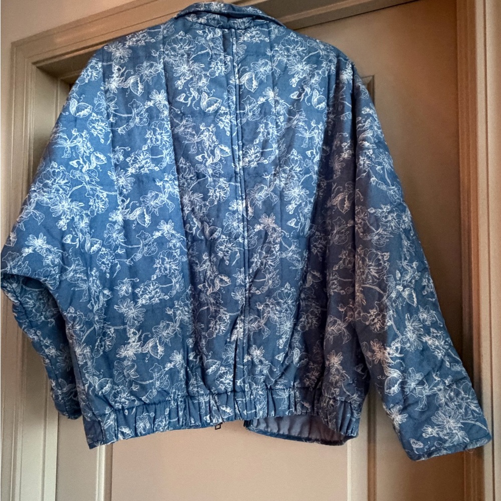 Listicle Floral Jacket - Picture 2 of 3